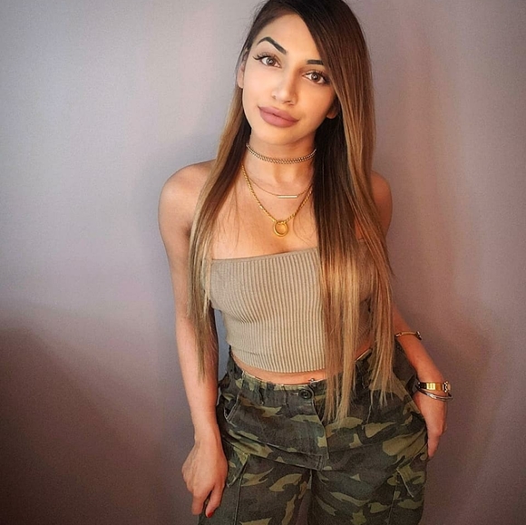 Posher 🇨🇦 - Picture 2 of 2